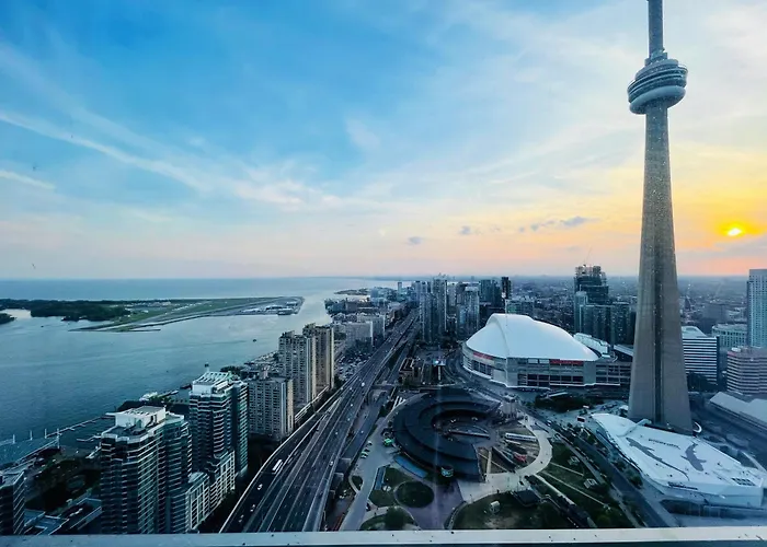 New Superior Lakeview Luxury 3-Bedroom Suite On High Floor