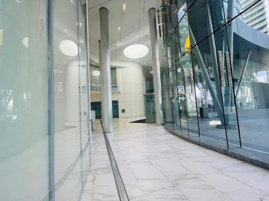 New Superior Lakeview Luxury 3-bedroom On High Floor Appartement