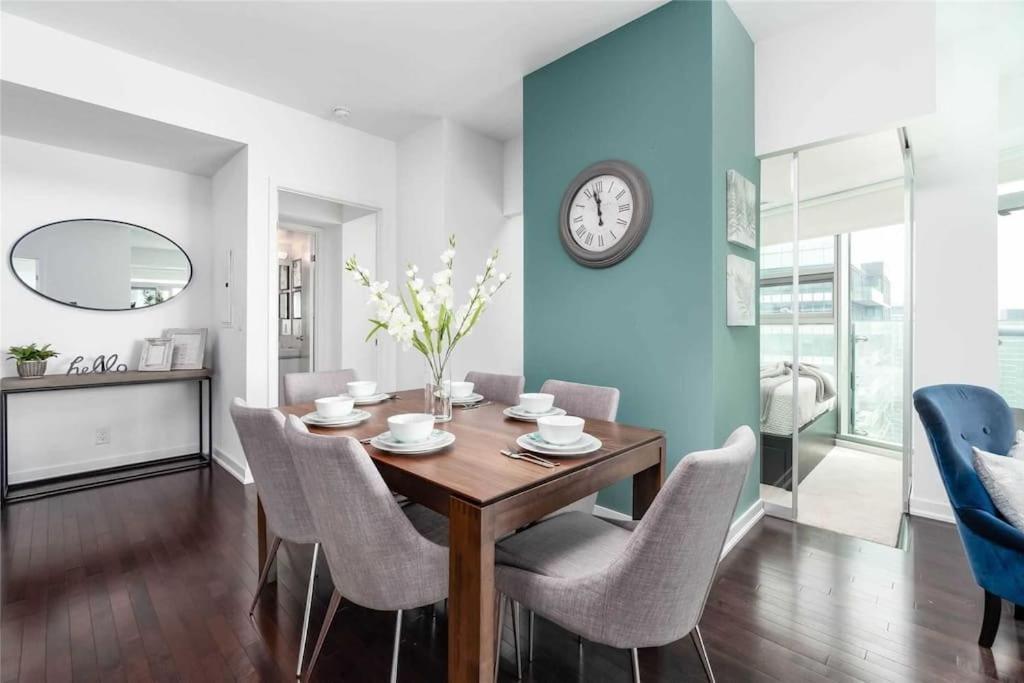 New Superior Lakeview Luxury 3-bedroom On High Floor Appartement *