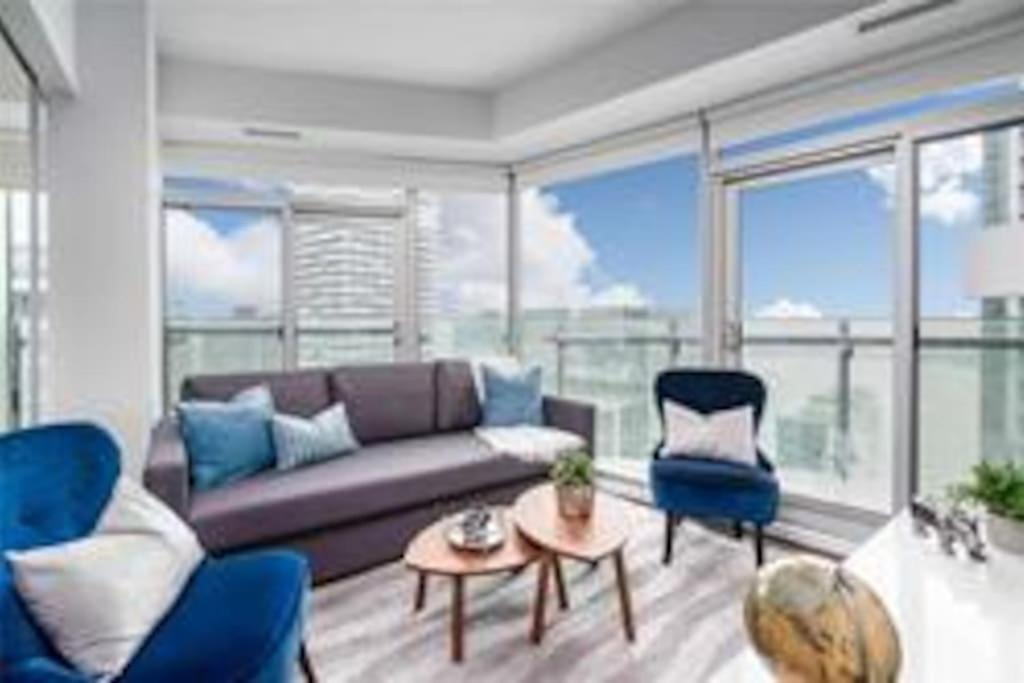 New Superior Lakeview Luxury 3-bedroom On High Floor * Toronto