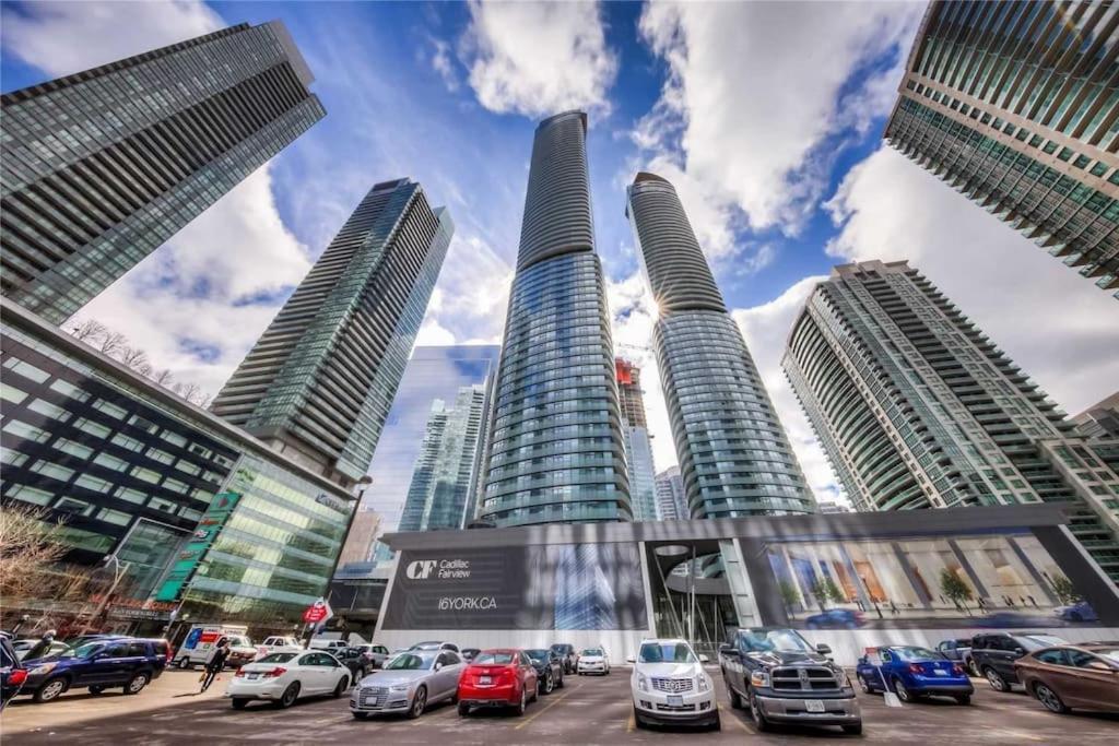 New Superior Lakeview Luxury 3-bedroom On High Floor Appartement