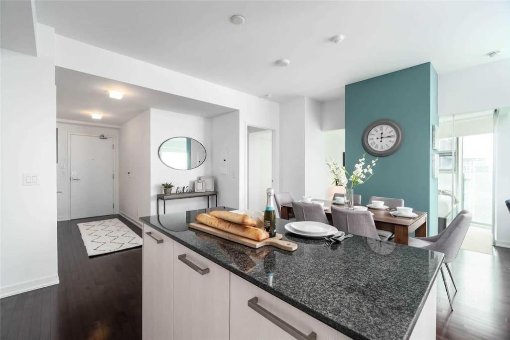 Appartement New Superior Lakeview Luxury 3-bedroom On High Floor *