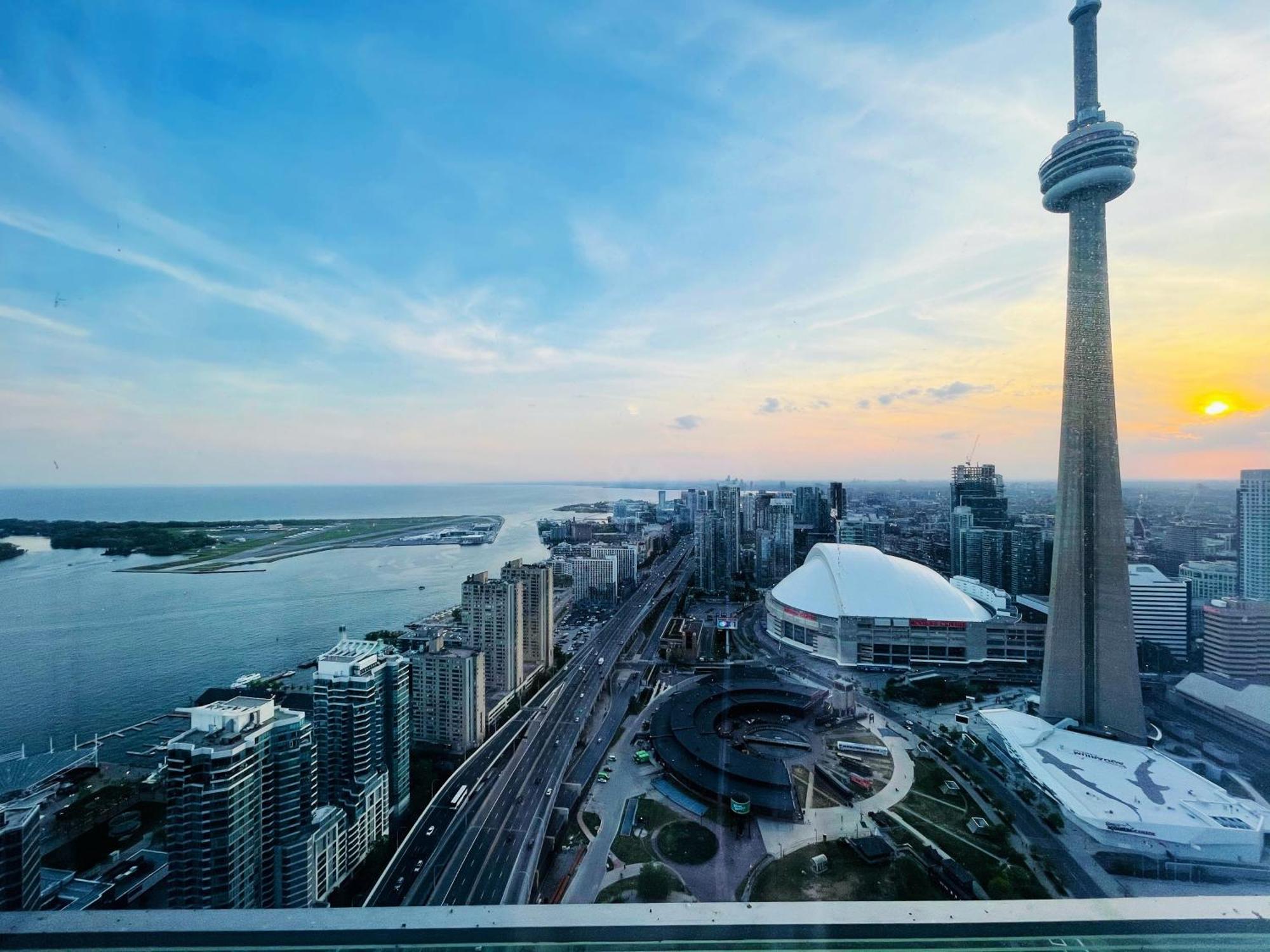 New Superior Lakeview Luxury 3-bedroom On High Floor Appartement Toronto
