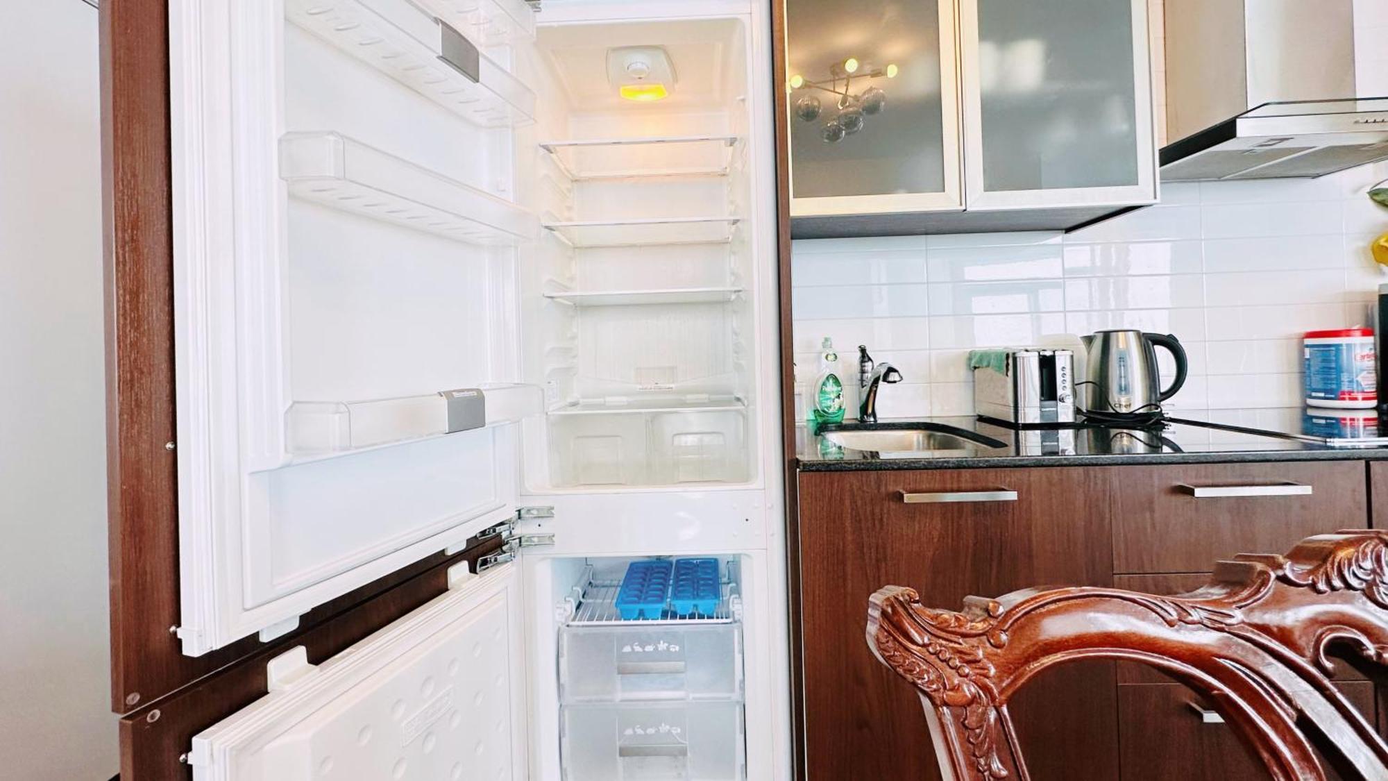 New Superior Lakeview Luxury 3-bedroom On High Floor Appartement *