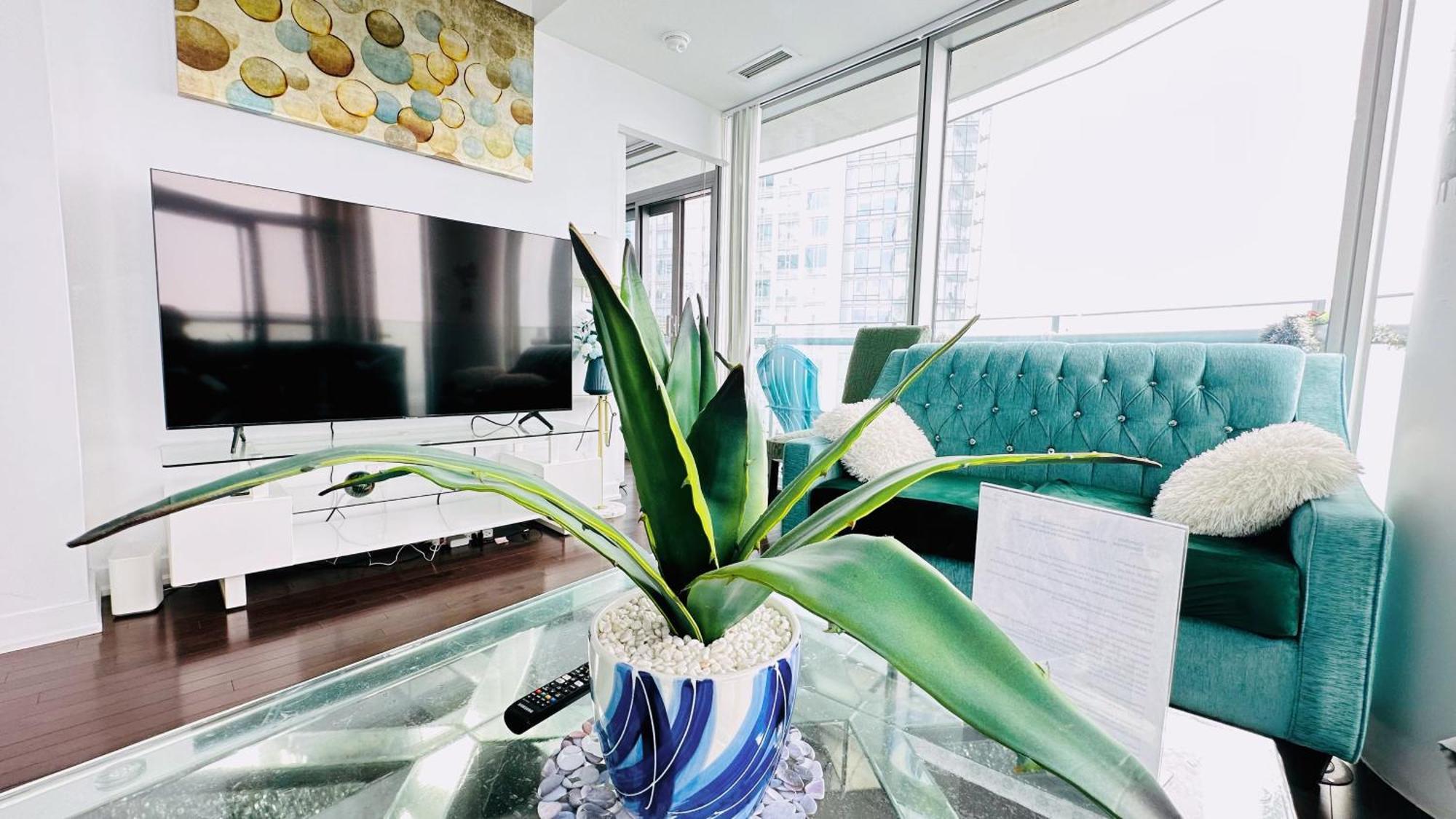 New Superior Lakeview Luxury 3-bedroom On High Floor Appartement