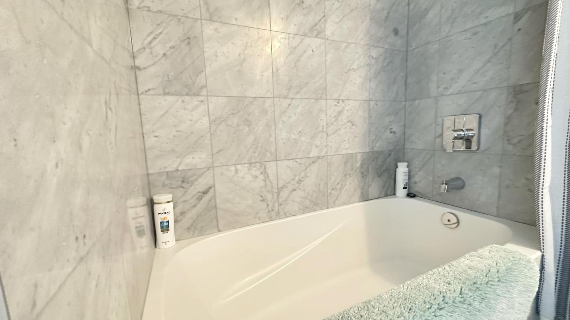Appartement New Superior Lakeview Luxury 3-bedroom On High Floor Toronto
