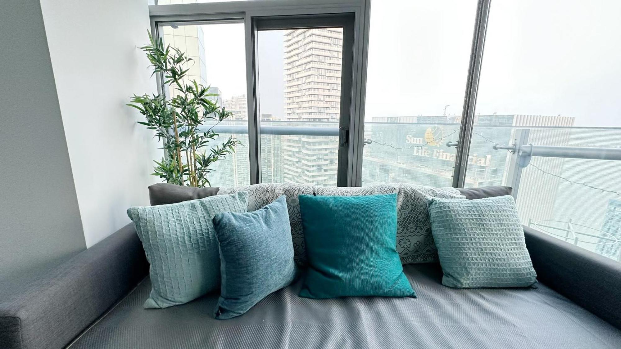 New Superior Lakeview Luxury 3-bedroom On High Floor Appartement