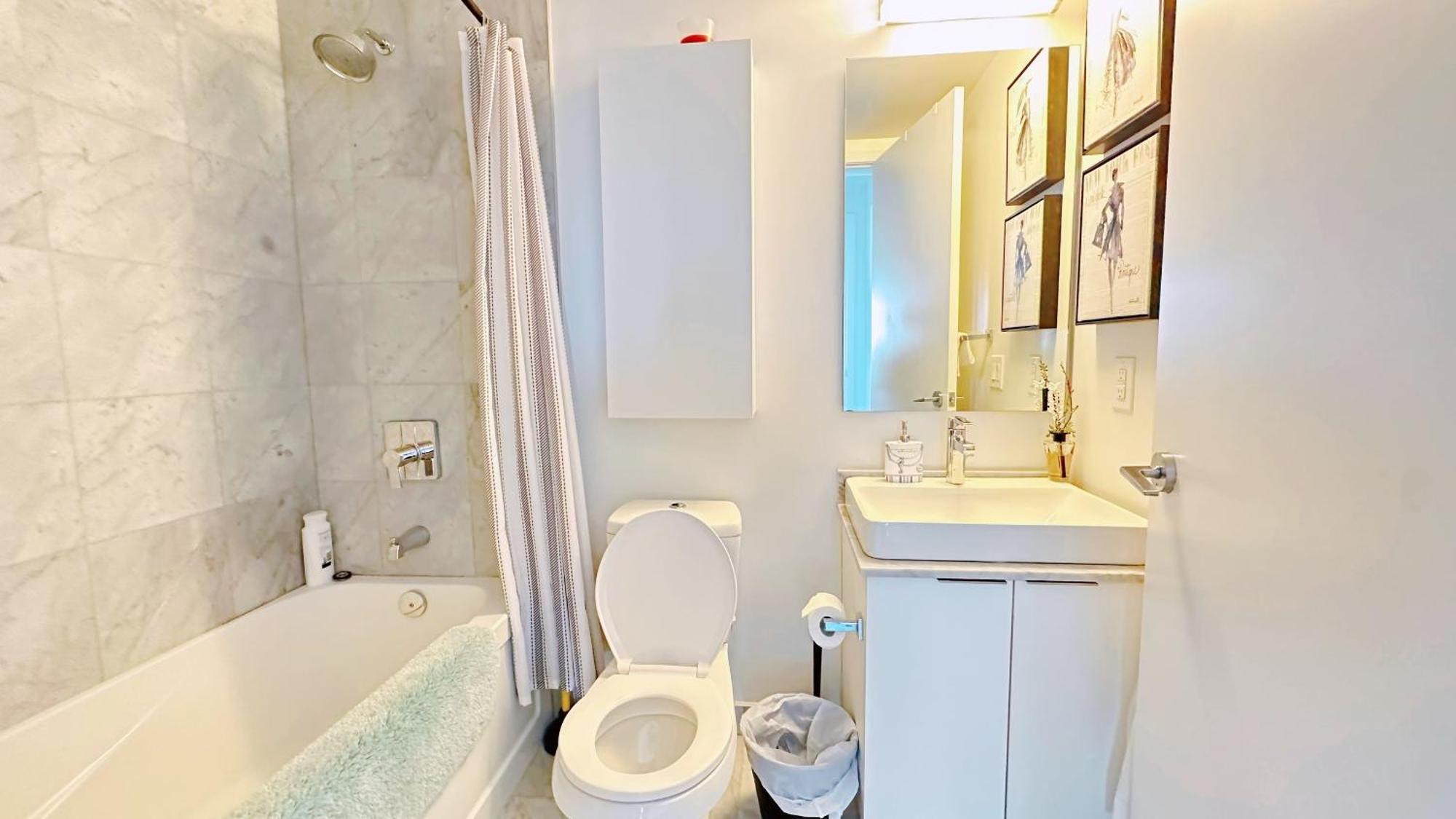 New Superior Lakeview Luxury 3-bedroom On High Floor Appartement Toronto