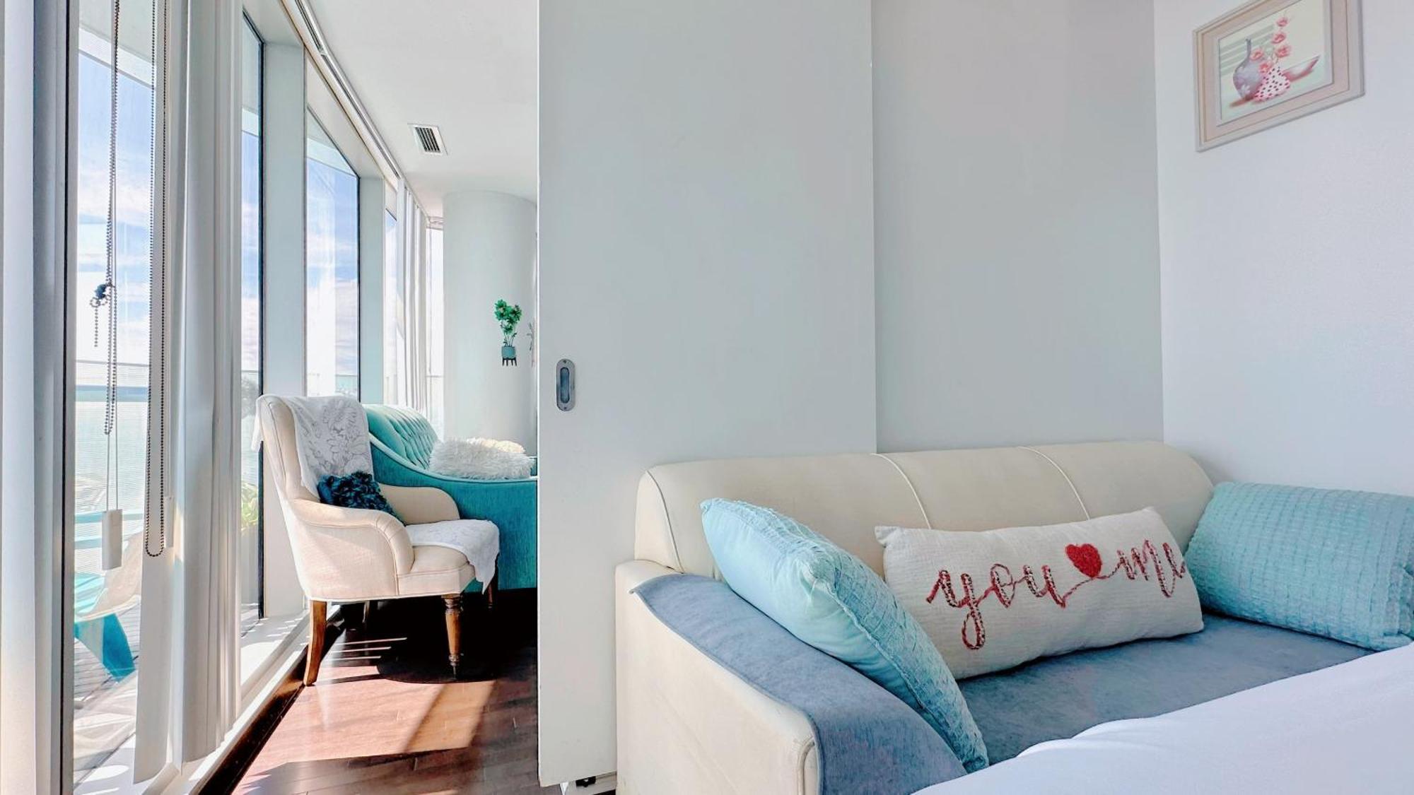 Appartement New Superior Lakeview Luxury 3-bedroom On High Floor Toronto